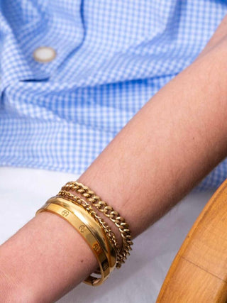 Brede ovale bangle met handig kliksysteem