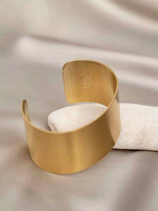 Matte Brede Bangle