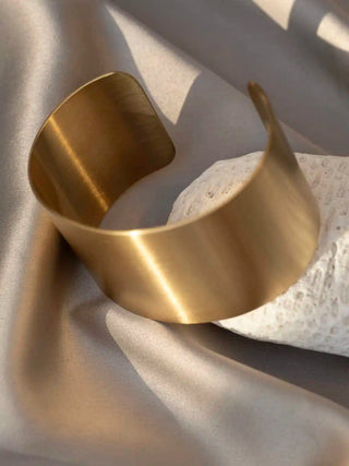 Matte Brede Bangle
