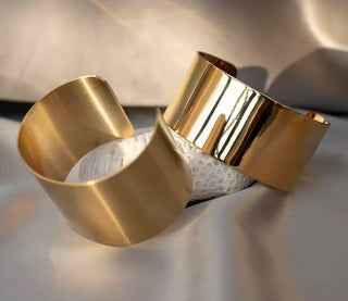 Matte Brede Bangle