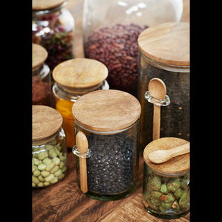Glass jar w/ spoon sfeerbeeld