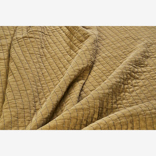 Quilted Bed plaid