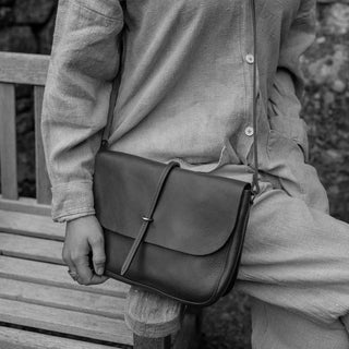 Pastel Postman bag Black