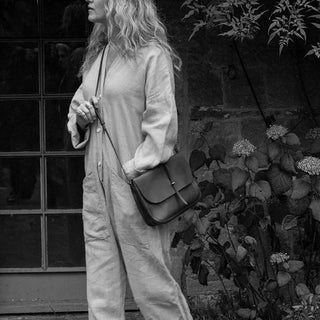Pastel Postman bag Black